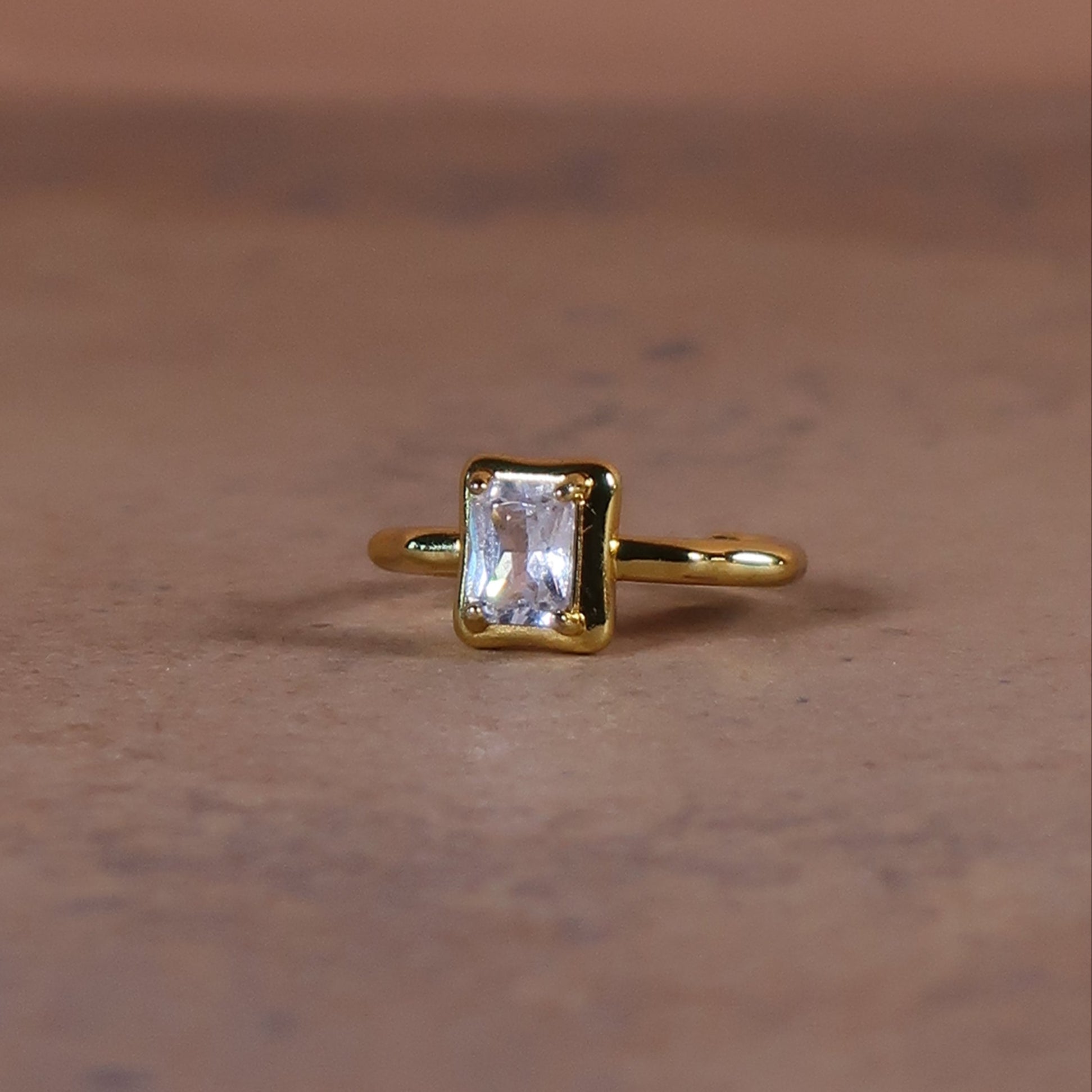 Ellie - Adjustable Gold Ring with Square Diamond Stone