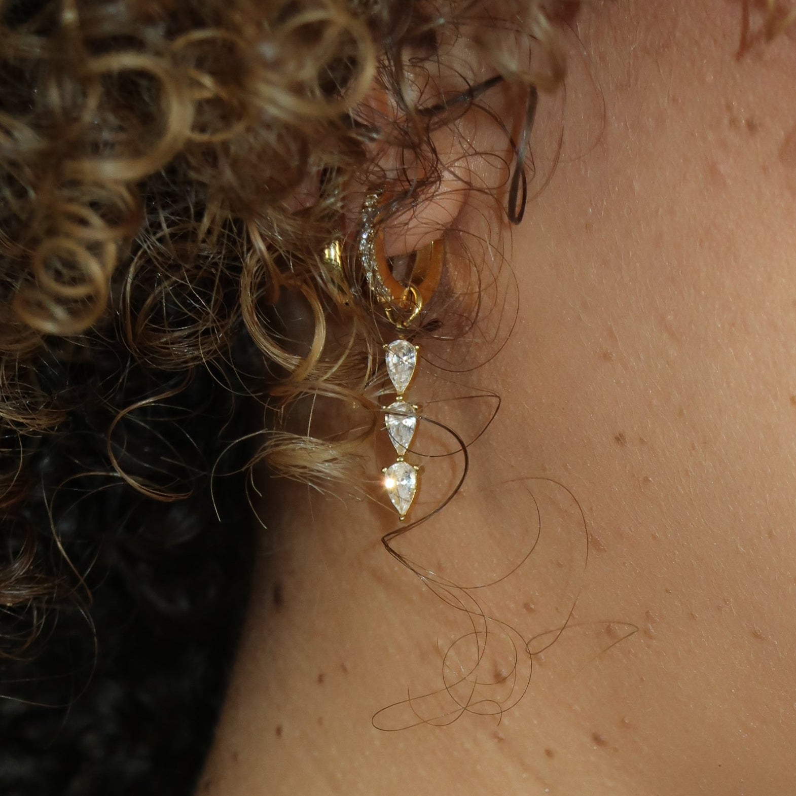 Serene - 2in1 Dainty Diamond Earrings