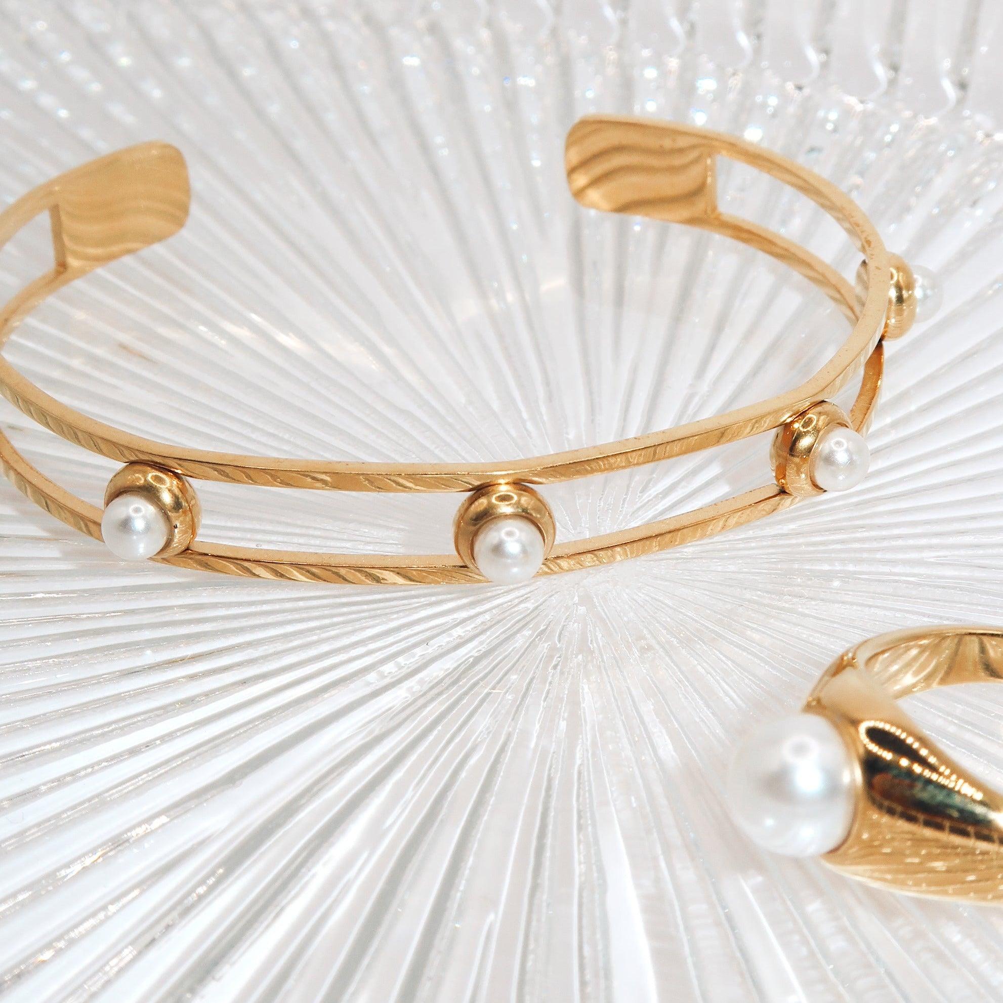 LOLA - 18K PVD Gold Plated Adjustable Freshwater Pearl Detailed Cuff Bracelet - Mixed Metals