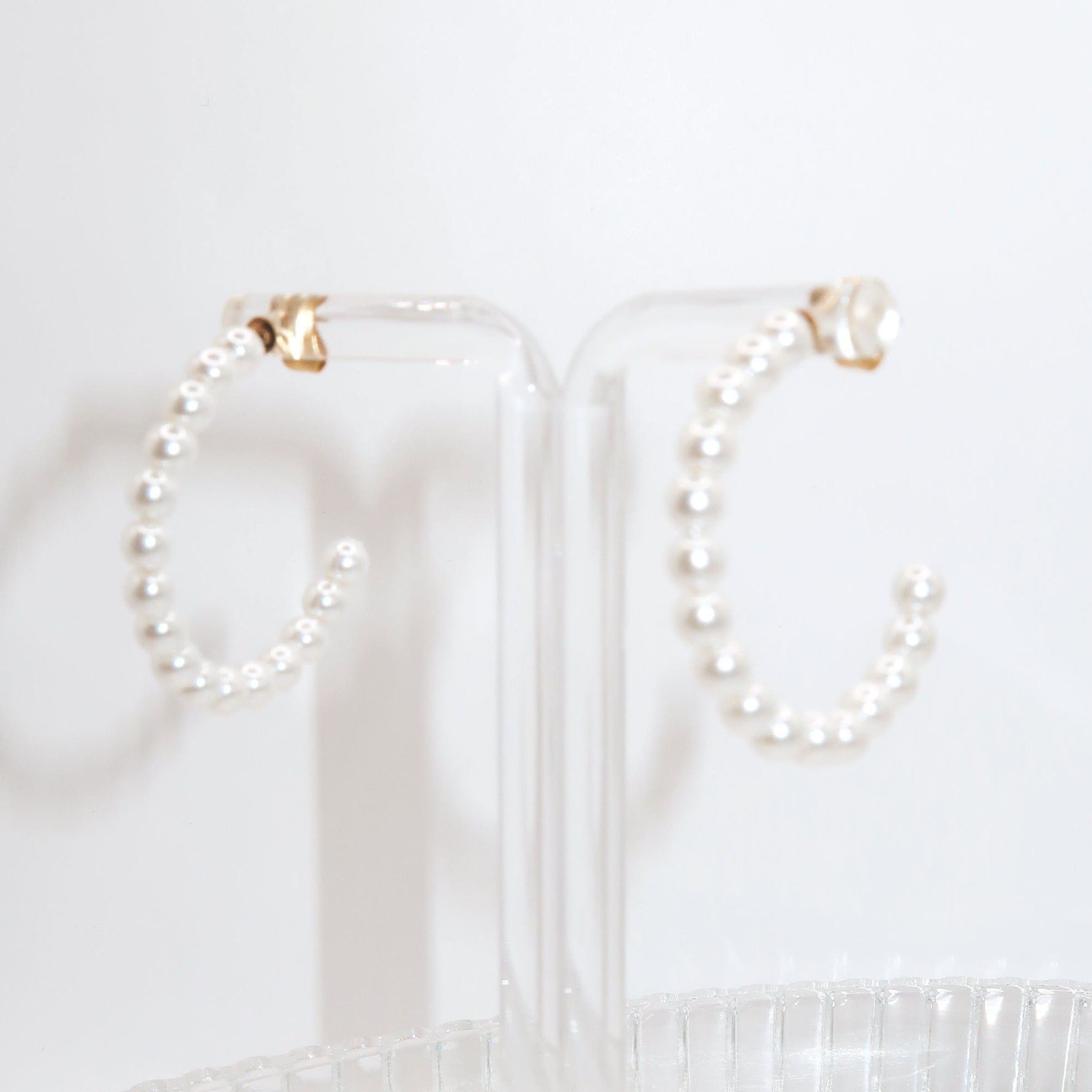 OAKLAND - 18K PVD Gold Plated Freshwater Pearl Hoop Earrings - Mixed Metals